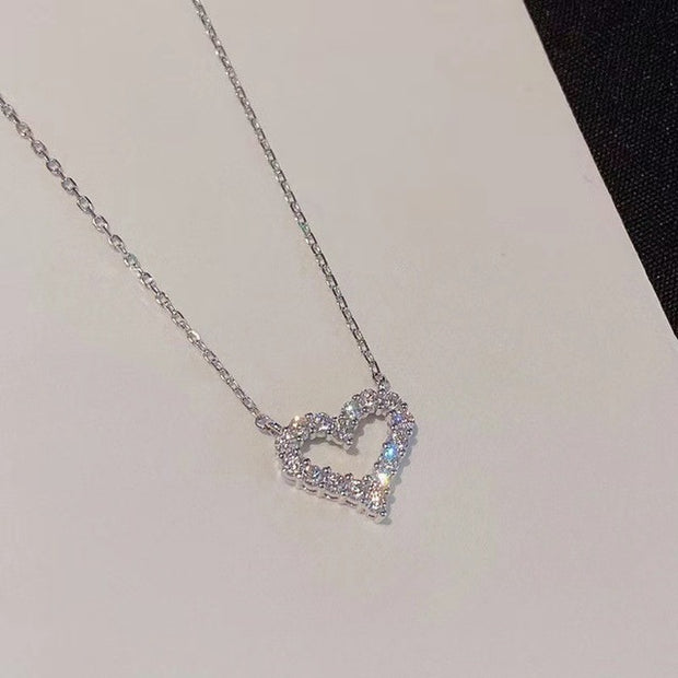Hollowed Heart Shape Simple Heart-shaped Necklace Female Clavicle Chain