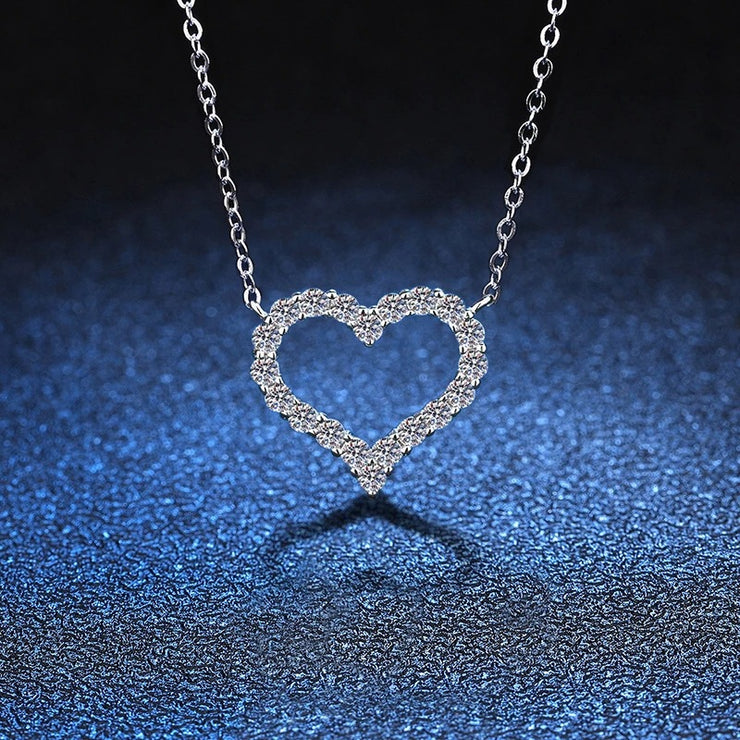 Hollowed Heart Shape Simple Heart-shaped Necklace Female Clavicle Chain